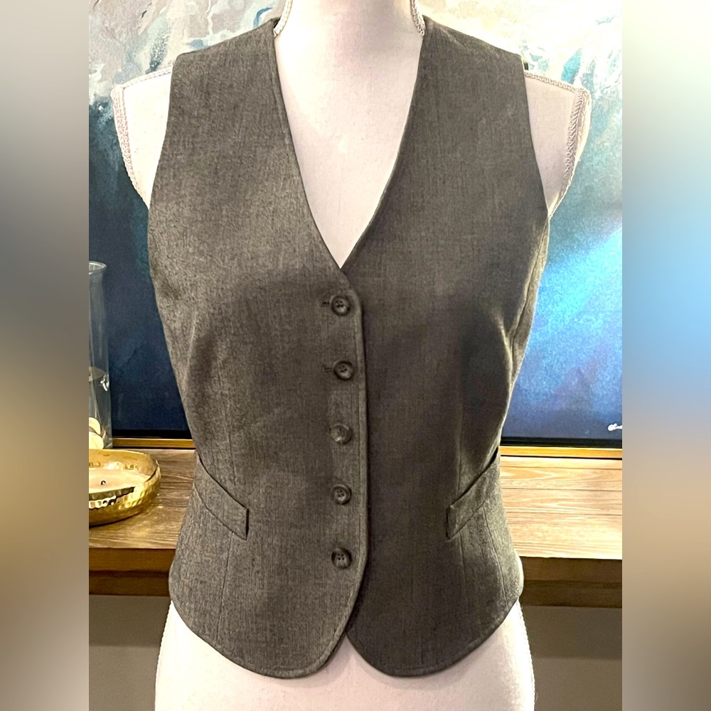 Tahari Gray Buttoned Vest